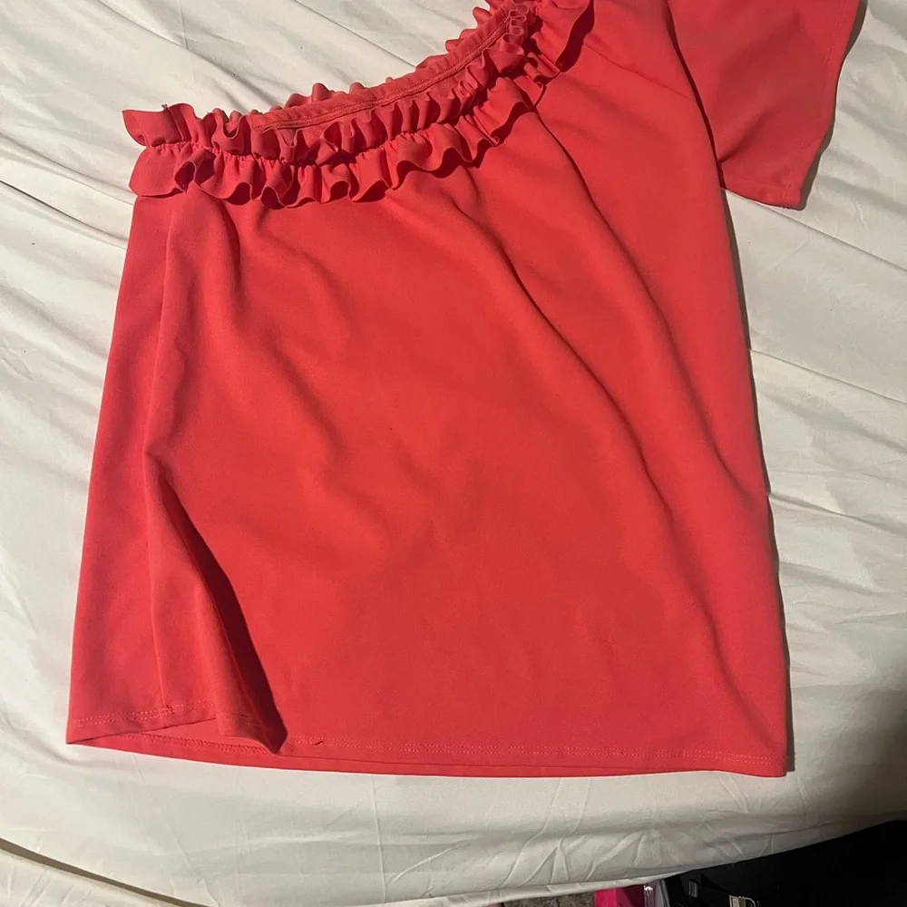 Bibi Coral Ruffle One-Shoulder Top - Picture 4 of 4